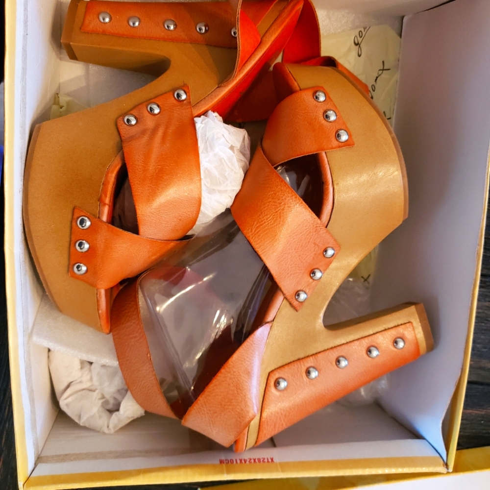 SHOES